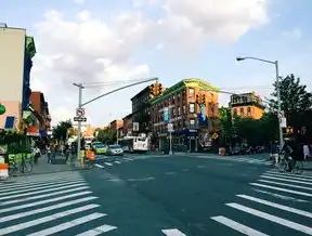 比亚迪云轨与轻轨的区别，探索未来交通新篇章，比亚迪云轨和轻轨有什么区别呢