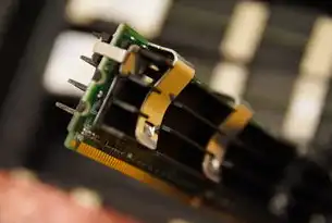计算机内存中的核心组件，寄存器与RAM，计算机内存中用于存储信息的部件是(