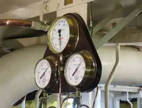 测压仪器与压力表的异同，深入解析其工作原理和应用领域，测压仪测的是什么