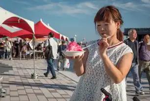 社区里的女人，生活的织女与梦想的编织者，社区的女人刘明小说