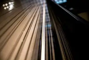 标签、描述标签中使用相关关键词，提高搜索匹配度。led灯具网站