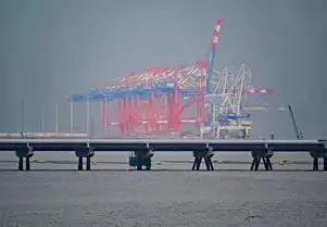 中国吞吐量最大的港口，见证经济腾飞与全球化连接，中国吞吐量比较大的港口是哪里