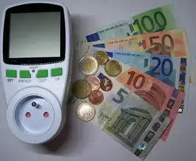 全链路资源动态解析，从基础设施到应用层的精细化能效管理实践，服务器资源消耗快吗