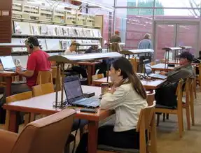 数据安全知识体系的战略重构，以数据全生命周期为核心构建多维防护体系，数据安全知识领域着眼于数据的什么包括存储中