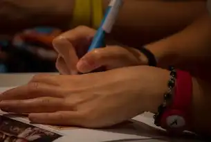 精准定位受众，数字时代高效关键词选择的策略与技巧，选择关键词时当定位到三级行业的时候